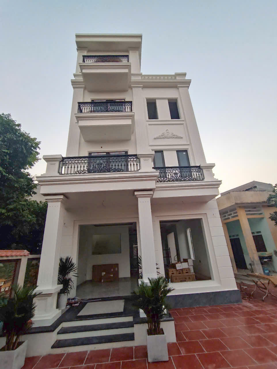 Cửa nhôm kính biệt thự
